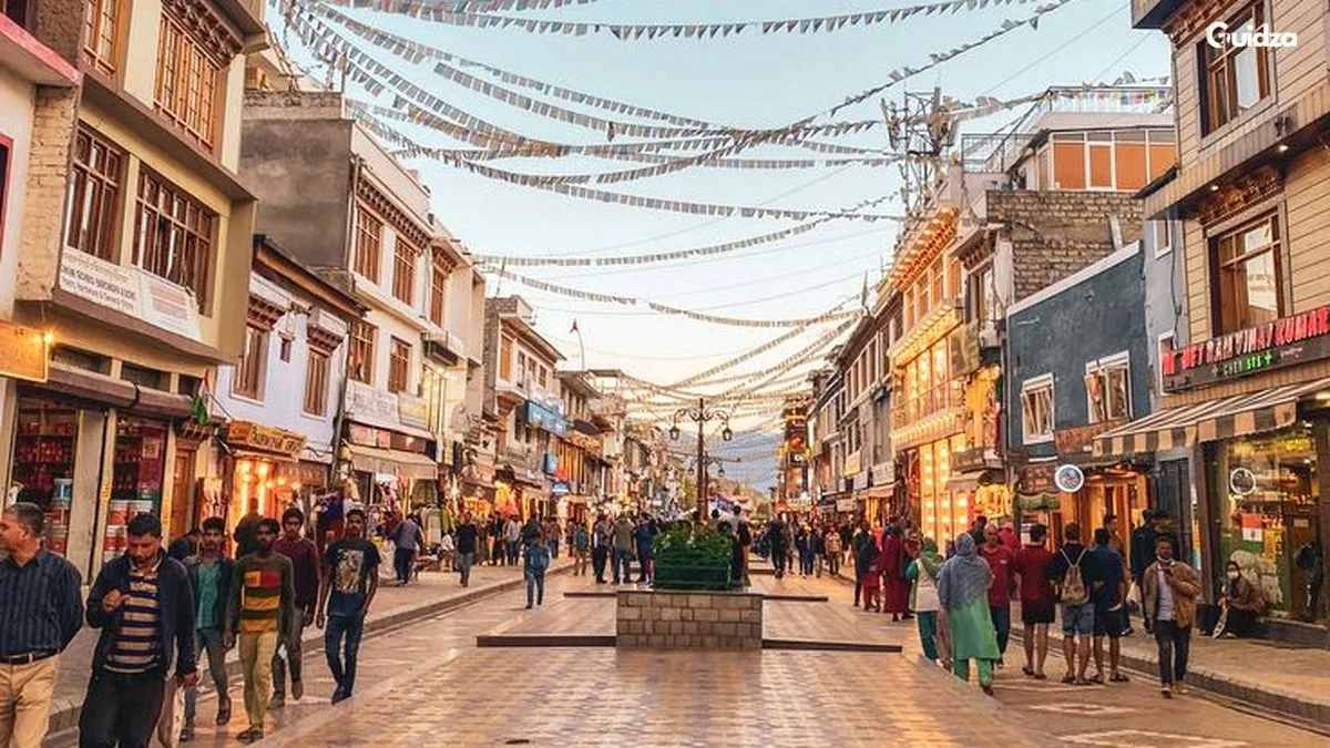 Leh Market